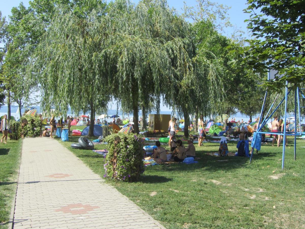 Ferienhaus Plattensee/Balaton Villa Szolad Exteriör bild