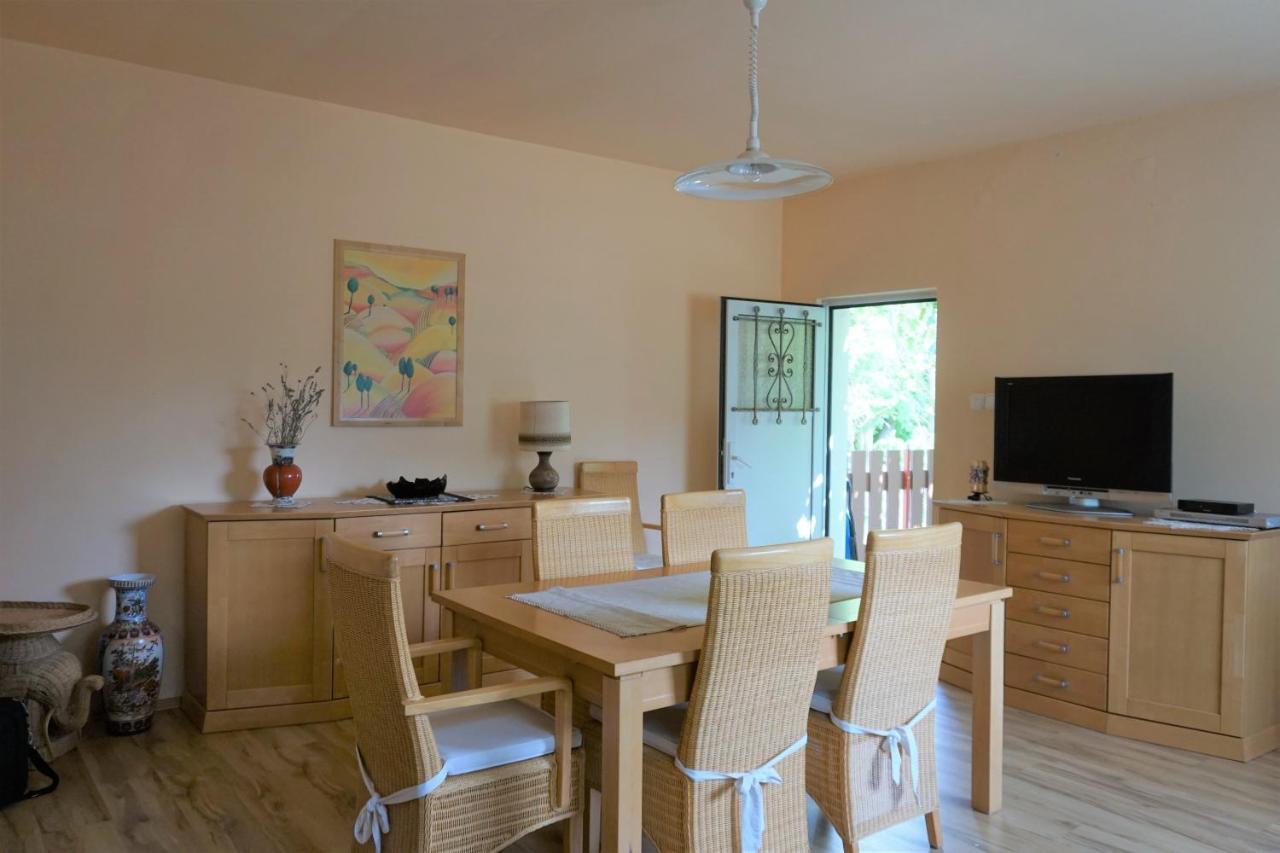 Ferienhaus Plattensee/Balaton Villa Szolad Exteriör bild